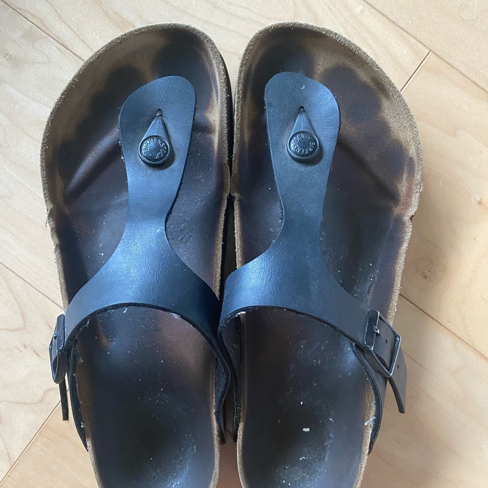 Black Birkenstock Gizeh Sandals